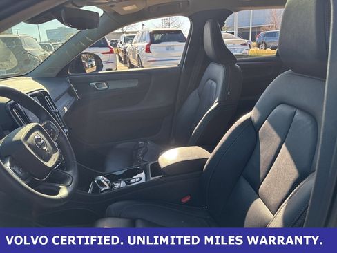 Certified 2023 Volvo XC40 B4 Plus w/ Protection Package Premier image 15