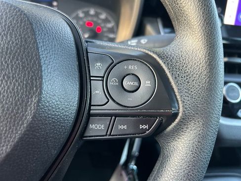 Used 2024 Toyota Corolla LE FWD image 18