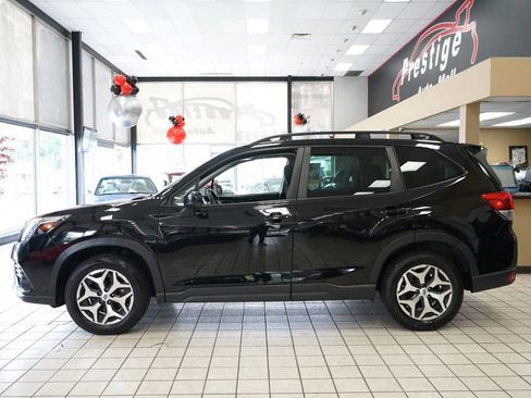 Used 2023 Subaru Forester Premium AWD/4WD image 4