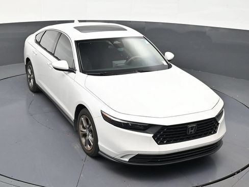 Used 2024 Honda Accord EX image 19
