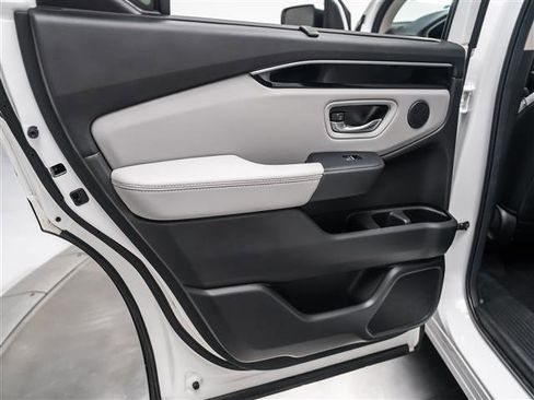 Used 2025 Honda Pilot EX-L image 27