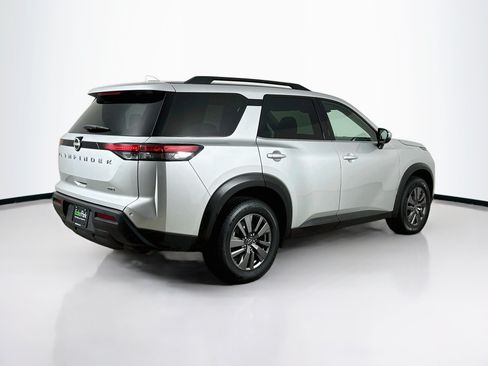 Used 2025 Nissan Pathfinder SV AWD/4WD image 9