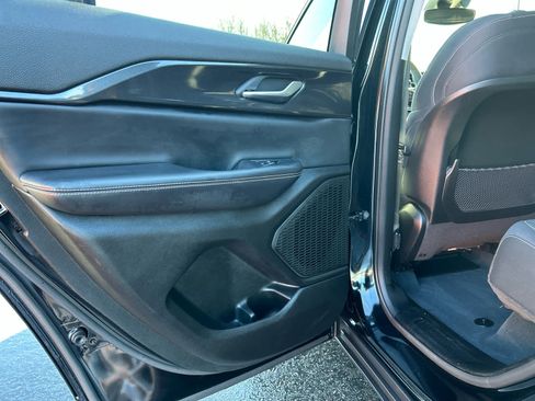 Used 2023 Jeep Grand Cherokee Laredo w/ Luxury Tech Group I image 35