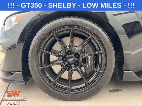 Used 2020 Ford Mustang Shelby GT350 w/ Technology Package image 11