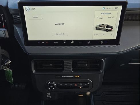 Used 2025 Ford Maverick XL image 11