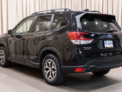 Used 2023 Subaru Forester Premium AWD/4WD image 5