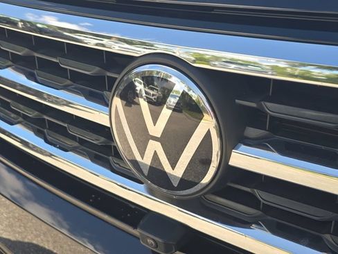 Certified 2023 Volkswagen Atlas SEL Premium AWD/4WD image 11