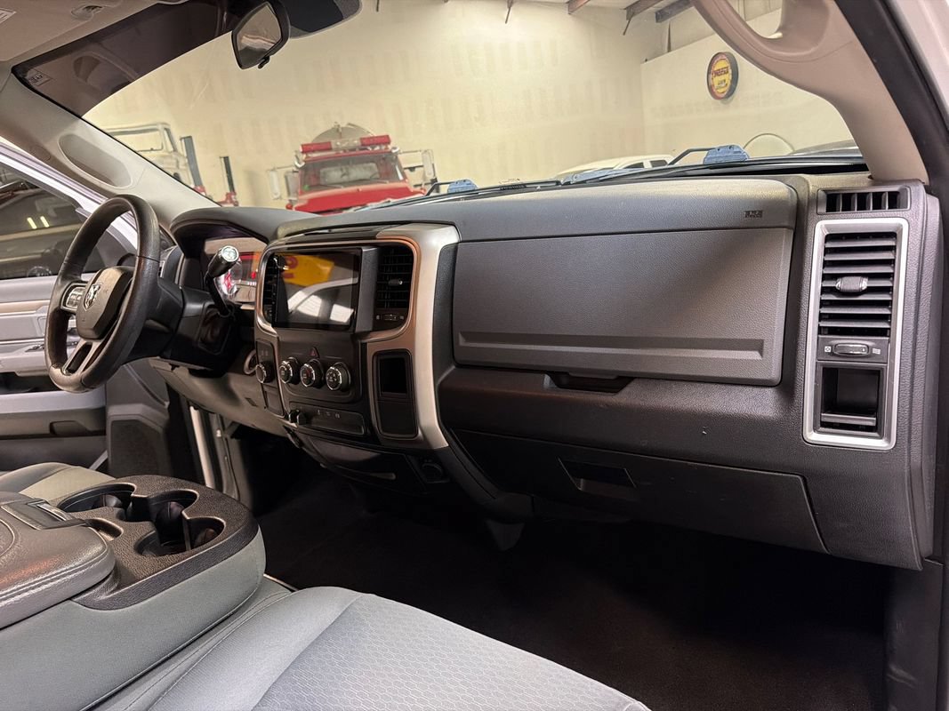 Used 2018 RAM 3500 SLT AWD/4WD image 38