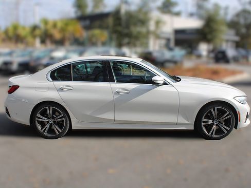 Used 2021 BMW 330i Sedan w/ Premium Package image 13