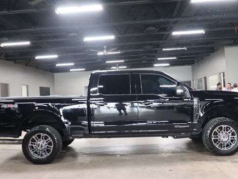 Used 2023 Ford F250 Lariat image 6