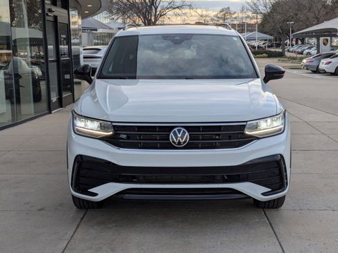 Used 2022 Volkswagen Tiguan SE R-Line image 6