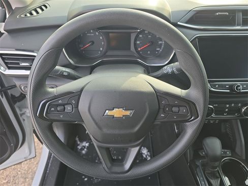 Used 2023 Chevrolet TrailBlazer LT w/ Convenience Package image 11