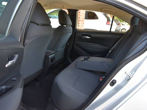 Used 2021 Toyota Corolla LE FWD image 9
