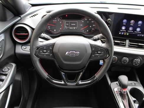 Used 2025 Chevrolet Trax RS w/ Driver Confidence Package FWD image 16