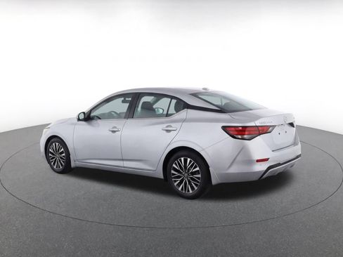Used 2024 Nissan Altima 2.5 SV FWD image 7