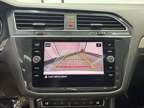Used 2021 Volkswagen Tiguan SE R-Line FWD image 30