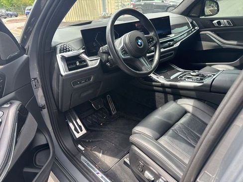 Used 2024 BMW X7 xDrive40i w/ M Sport Package AWD/4WD image 8