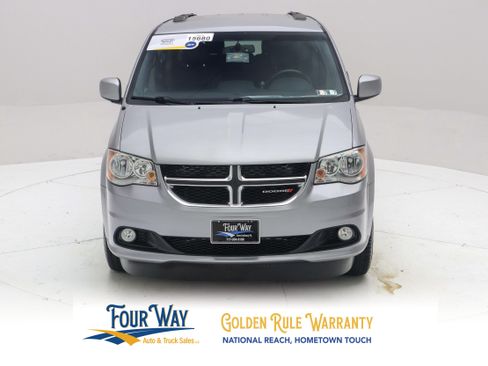 Used 2016 Dodge Grand Caravan SXT FWD image 10