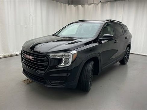 Certified 2023 GMC Terrain SLE w/ Driver Convenience Package image 40