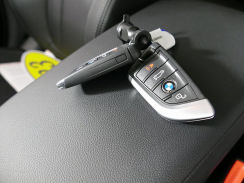 Used 2023 BMW X3 xDrive30i w/ Premium Package image 12