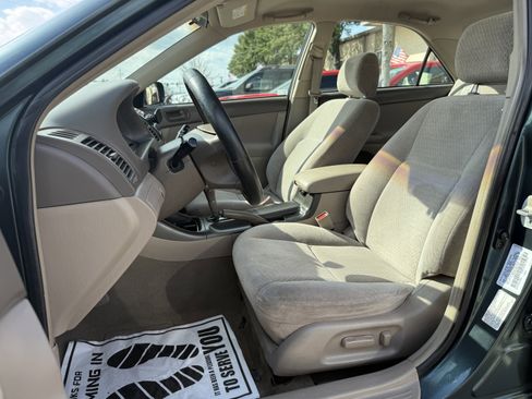 Used 2003 Toyota Camry LE image 8