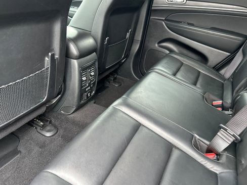 Used 2022 Jeep Grand Cherokee Limited w/ Trailer Tow Group IV image 15