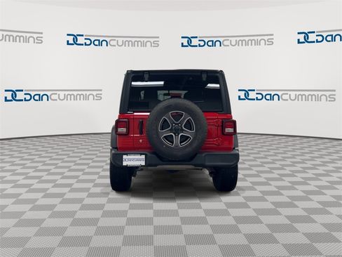 Used 2018 Jeep Wrangler Unlimited Sport S image 7