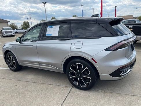 Used 2024 Lincoln Nautilus Reserve AWD/4WD image 4