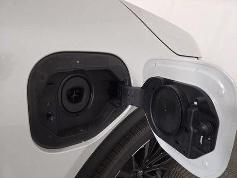 New 2026 Toyota C-HR AWD/4WD image 34