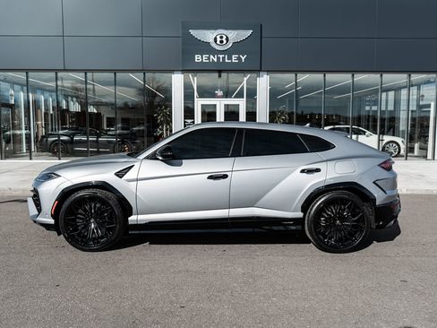 Used 2025 Lamborghini Urus SE image 5