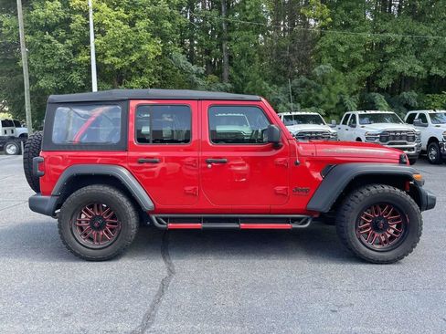 Used 2022 Jeep Wrangler Unlimited Sport AWD/4WD image 9