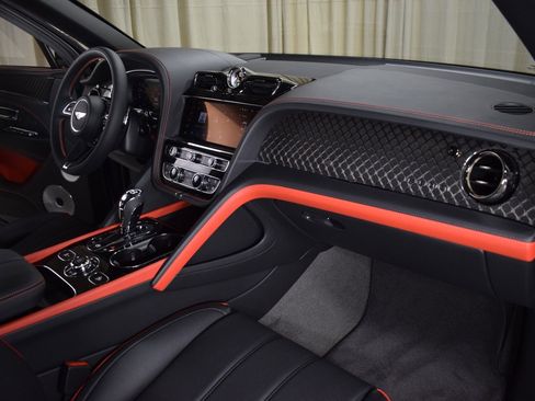 New 2025 Bentley Bentayga image 25