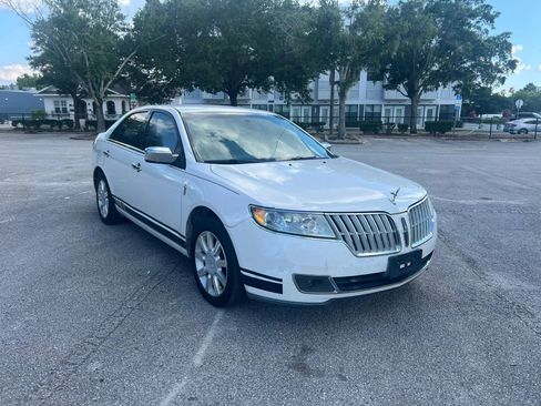 Used 2010 Lincoln MKZ image 6