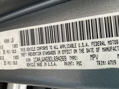 Used 2013 Jeep Wrangler Sport w/ Connectivity Group AWD/4WD image 33