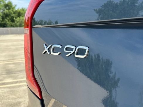 Certified 2025 Volvo XC90 B5 Plus w/ Protection Package Premier AWD/4WD image 37