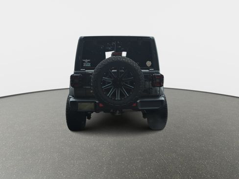 Used 2019 Jeep Wrangler Unlimited Sahara AWD/4WD image 4