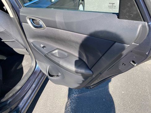 Used 2016 Nissan Sentra SV FWD image 30