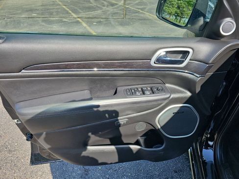 Used 2021 Jeep Grand Cherokee Summit AWD/4WD image 19