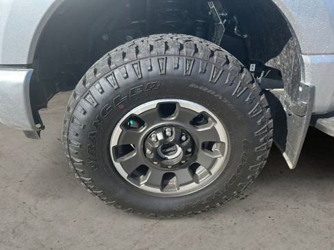 Used 2024 Ford F350 Platinum w/ Tremor Off-Road Package AWD/4WD image 13