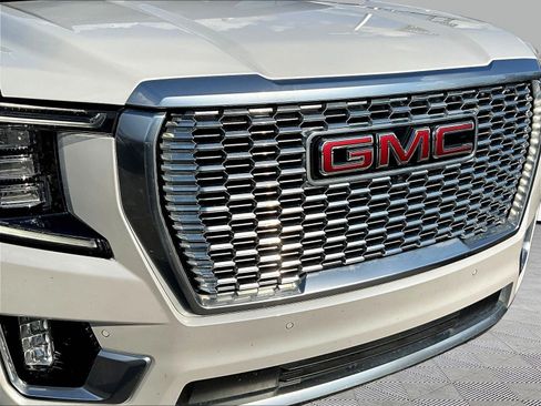 Used 2024 GMC Yukon XL Denali w/ Denali Reserve Package AWD/4WD image 34