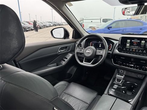 Used 2022 Nissan Rogue Platinum w/ Head-Up Display Package image 15