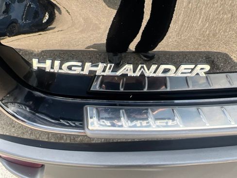 Used 2019 Toyota Highlander XLE AWD/4WD image 33