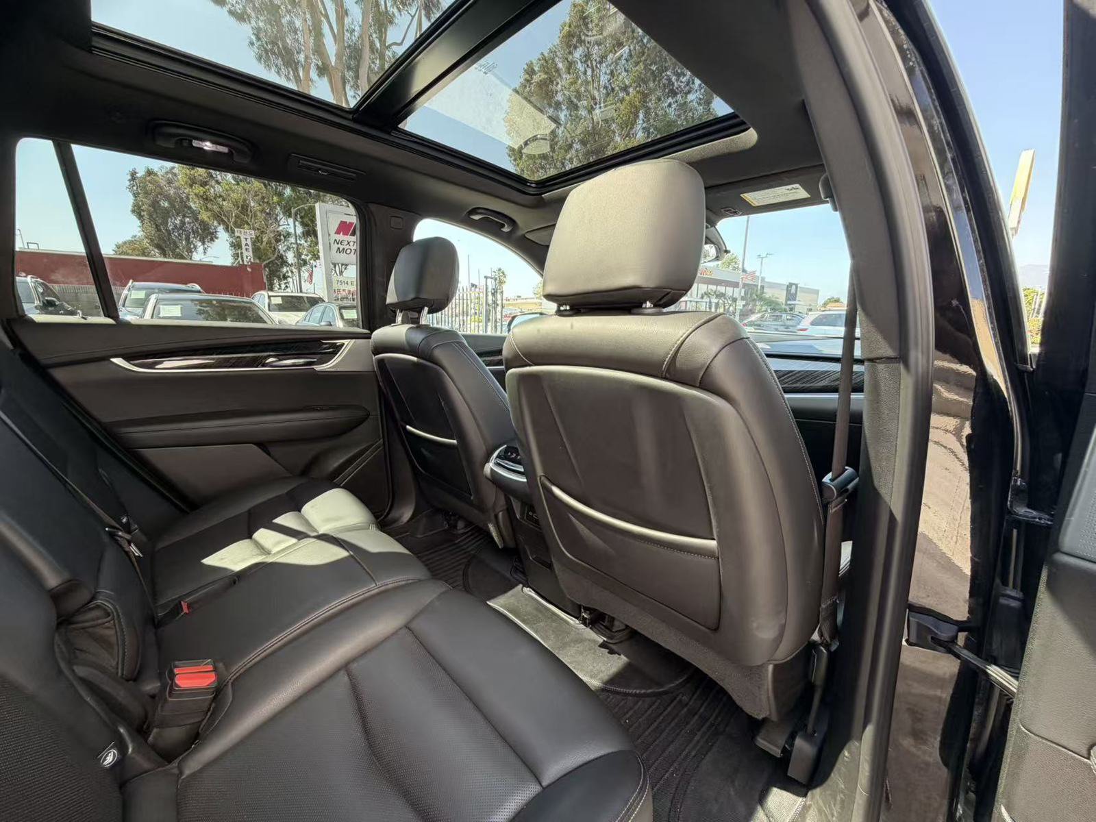 Used 2024 Cadillac XT6 Premium Luxury AWD/4WD image 9