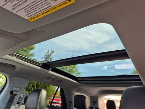 Used 2022 Ford Explorer XLT w/ Equipment Group 202A image 27