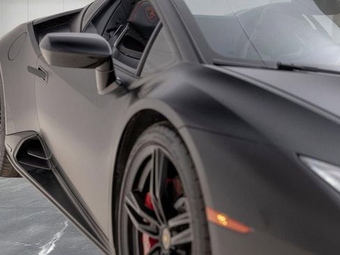 Used 2020 Lamborghini Huracan EVO image 17