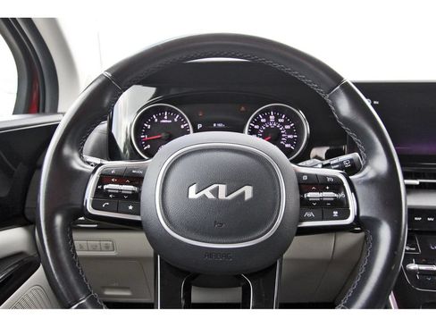 Used 2022 Kia Carnival SX FWD image 17