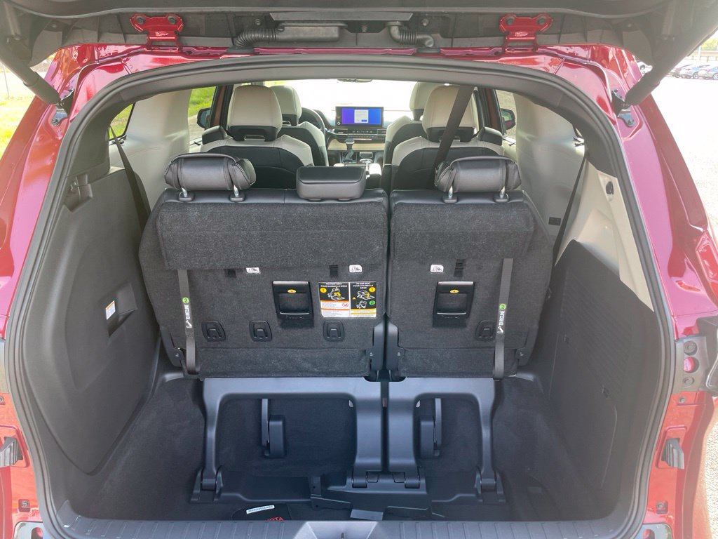 New 2026 Toyota Sienna Limited FWD image 14