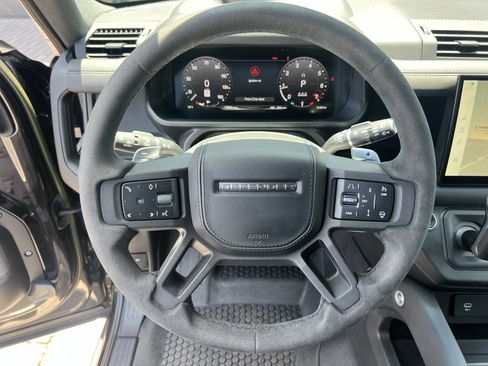 Certified 2023 Land Rover Defender 90 V8 AWD/4WD image 21
