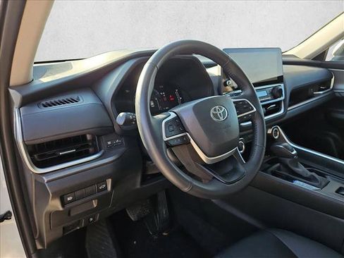 Used 2025 Toyota Grand Highlander FWD image 10