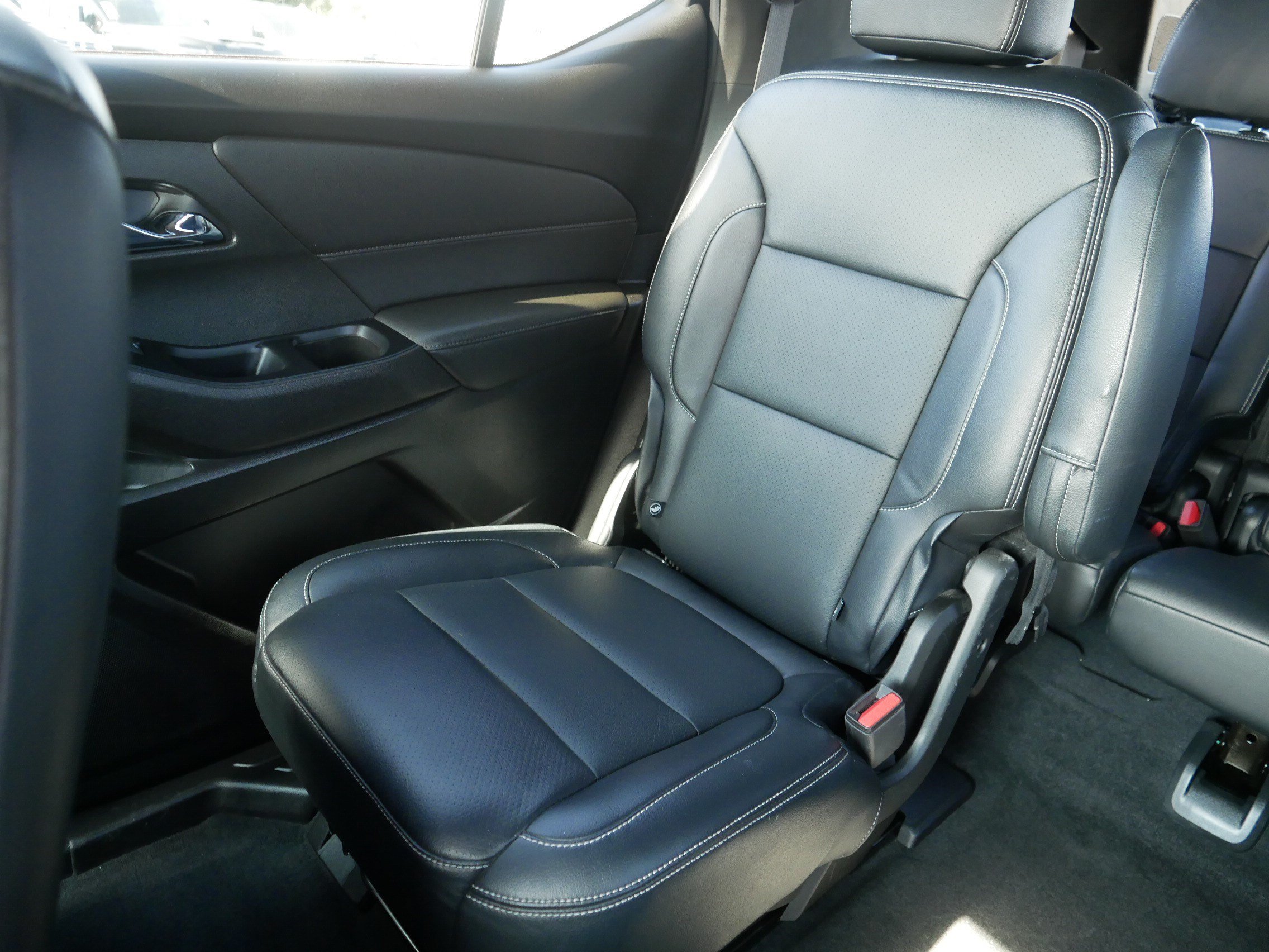 Used 2023 Chevrolet Traverse LT AWD/4WD image 12